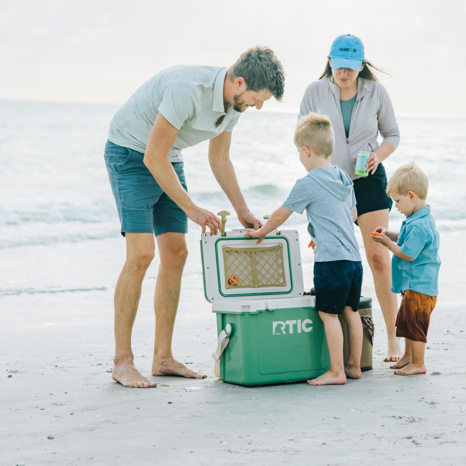 22 QT Ultra-Light Cooler